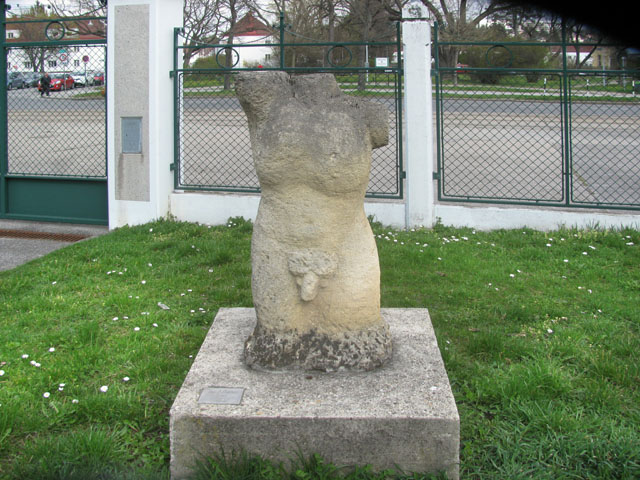 P3094105t