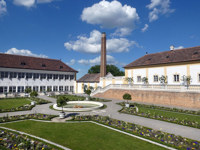 P1005869