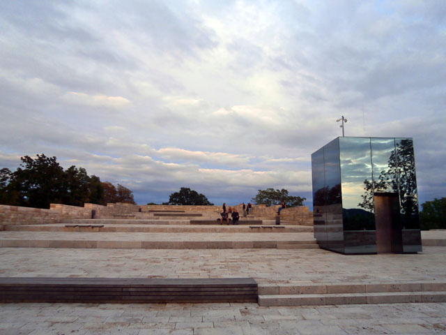 P8310351