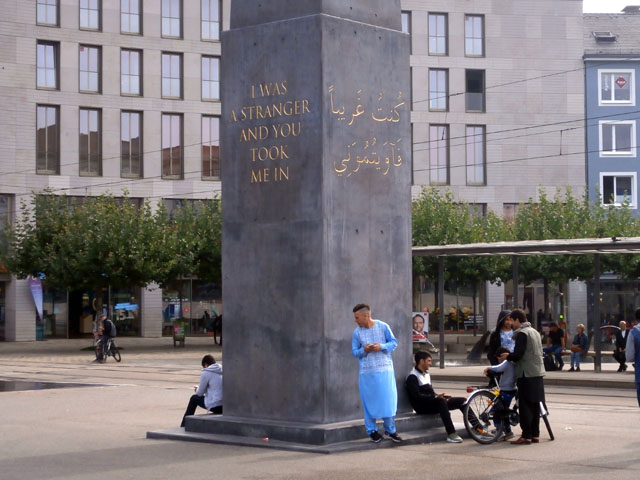 P9010355