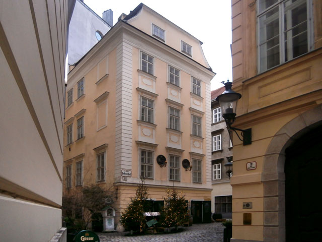 PC310051