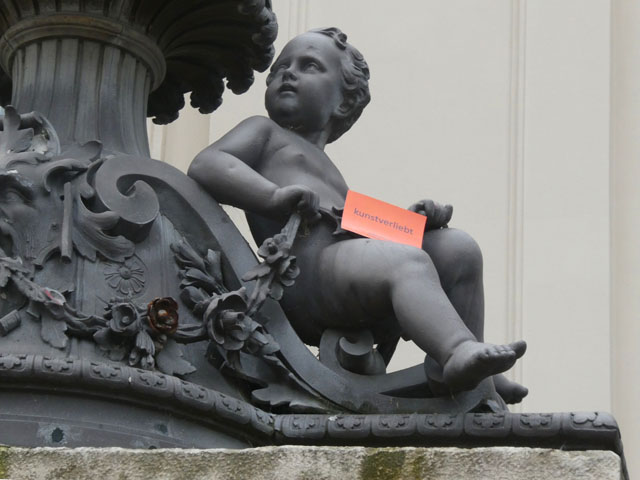 P1008811