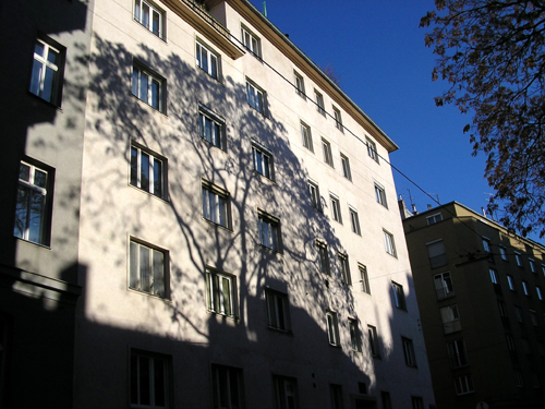 PB024610